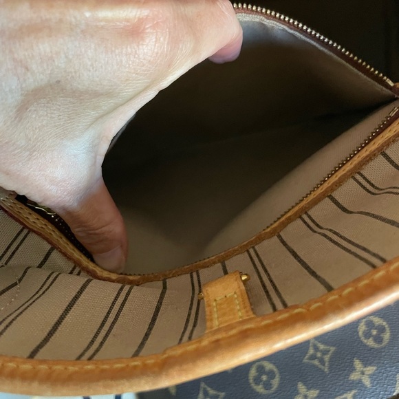 🌿authentic Louis Vuitton neverfull mm tote and pouch. Includes box - Picture 12 of 15